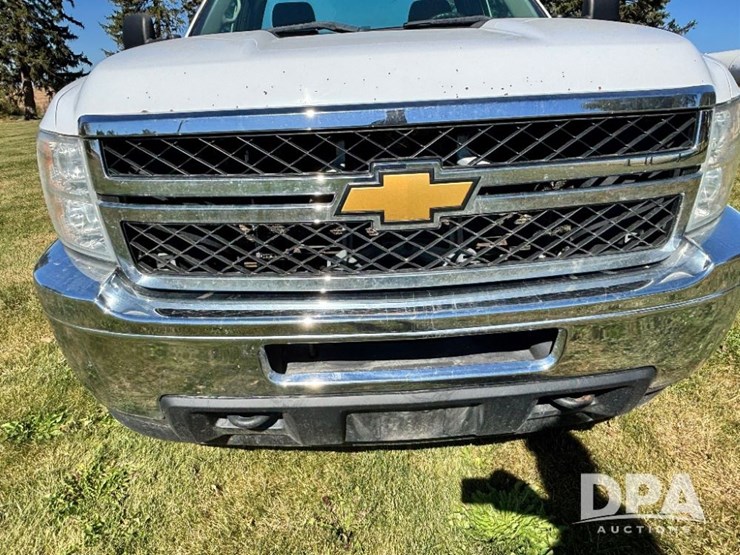 2012-chevrolet-2500hd-image-15