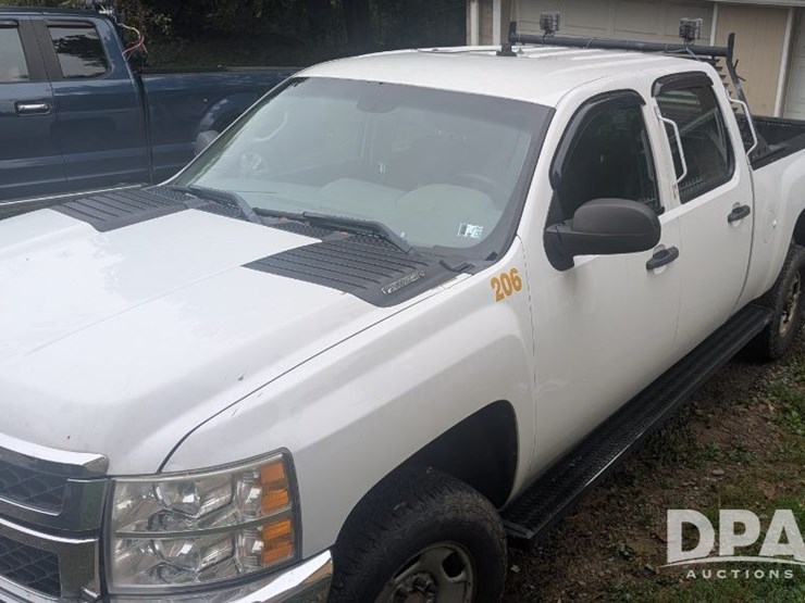 2013-chevrolet-silverado-image-1