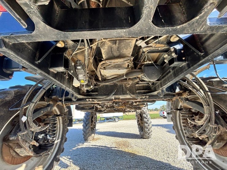 2015-case-ih-patriot-4440-image-23