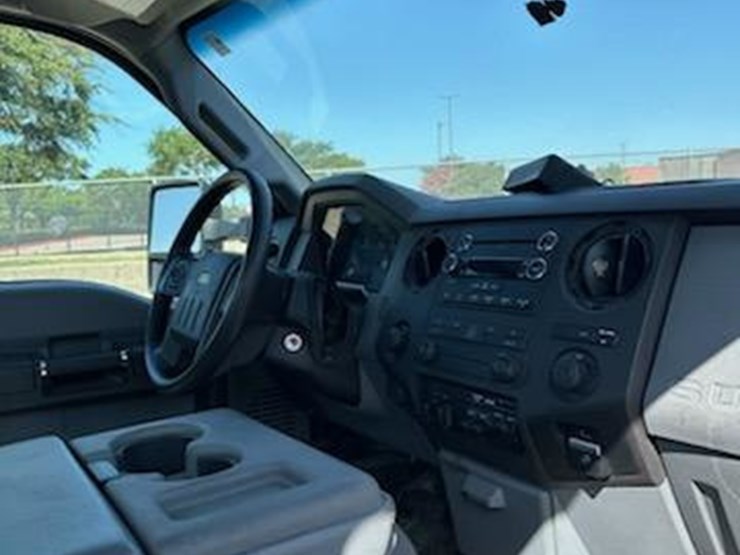 2016-ford-f550-image-10
