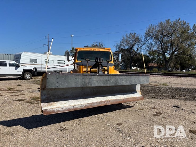 1990-international-4700-image-4