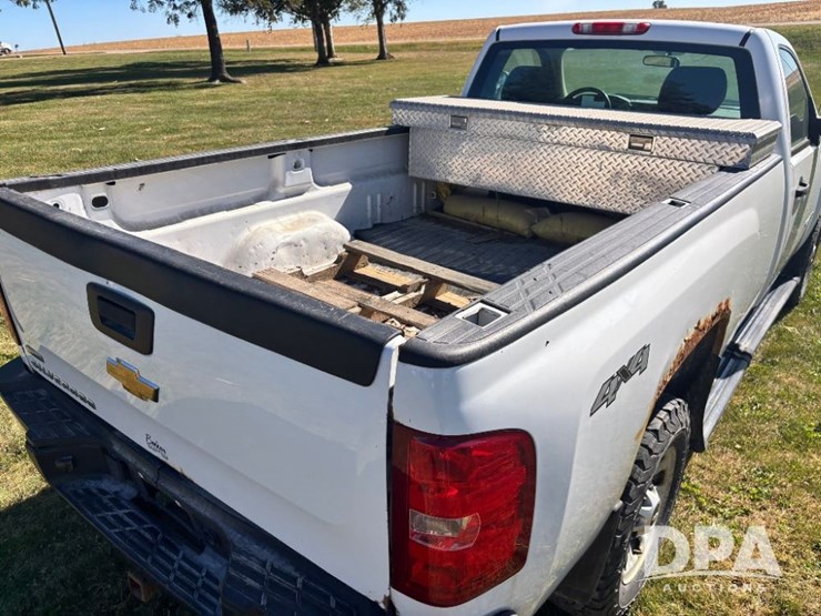 2012-chevrolet-2500hd-image-40
