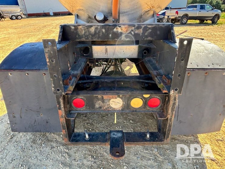 1999-ihc-4700-liquid-nurse-truck-(gp11652,-unit-126458)-image-37