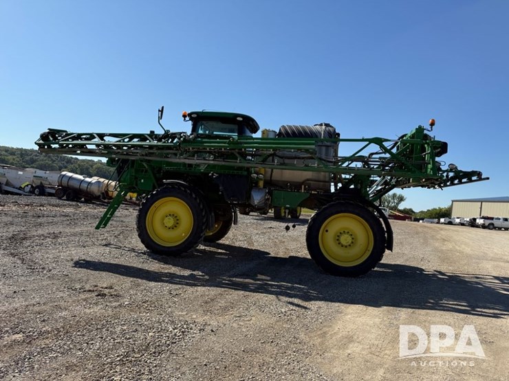2021-john-deere-r4044-image-29