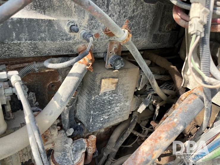 2001-ihc-9100-truck-(jn2647,-unit-32347)-image-84