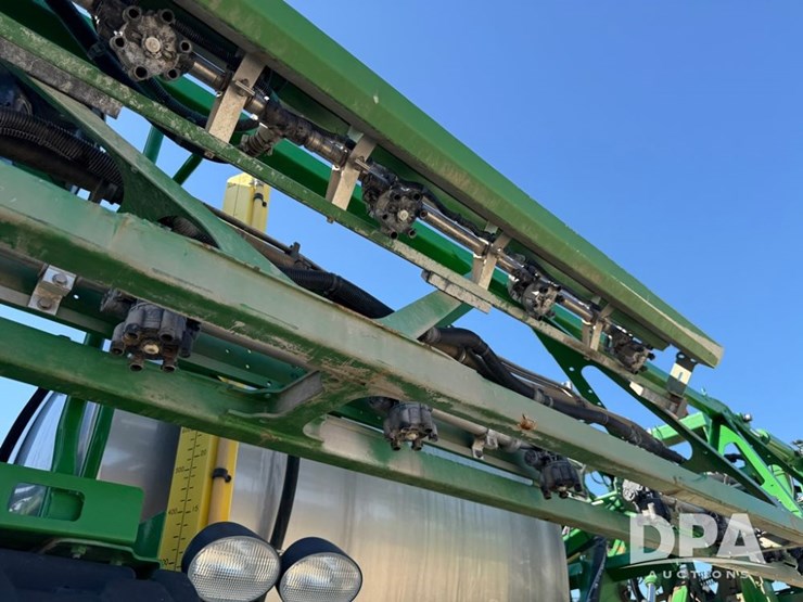 2021-john-deere-r4044-image-78