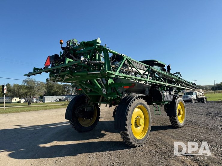 2021-john-deere-r4044-image-12