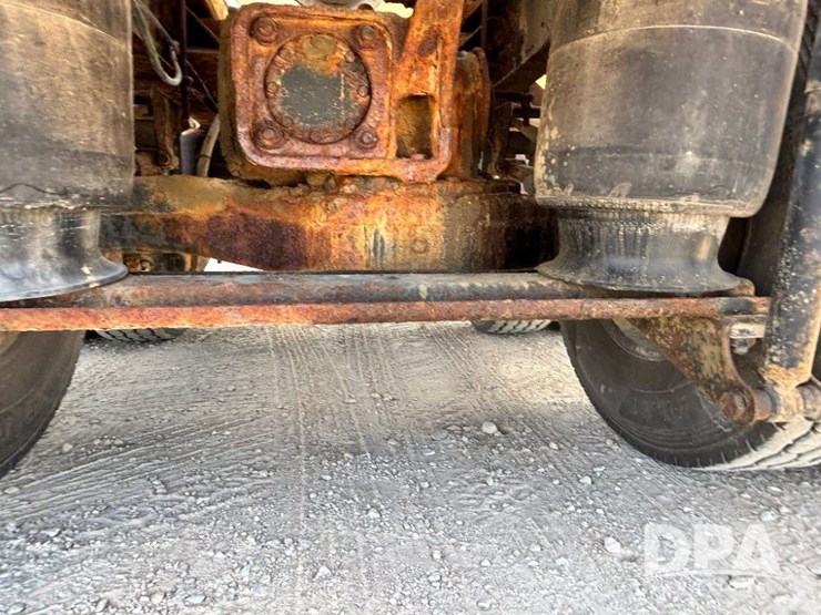 2000-mack-ch613-image-10