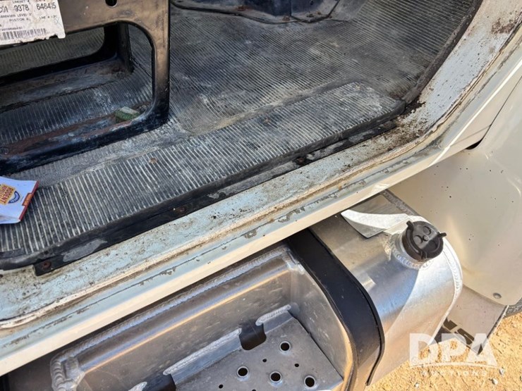 1999-ihc-4700-liquid-nurse-truck-(gp11652,-unit-126458)-image-69