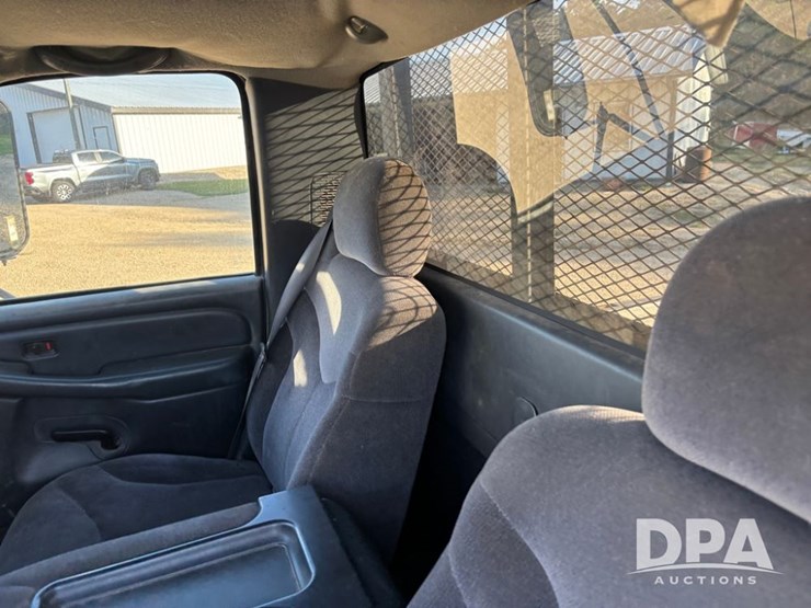 2001-gmc-3500-image-35