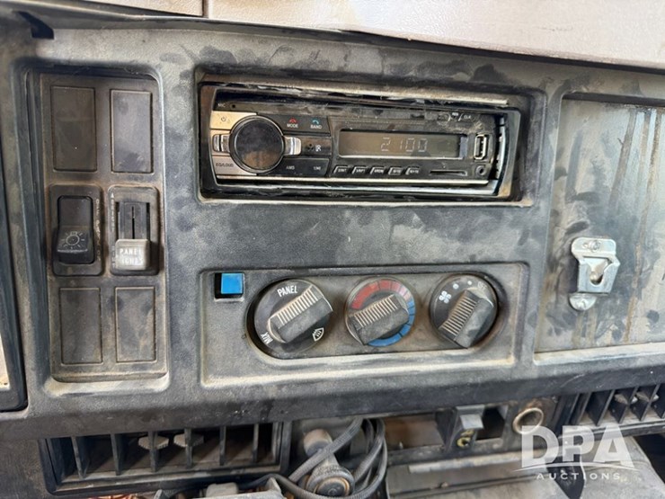 1999-international-4700-image-59