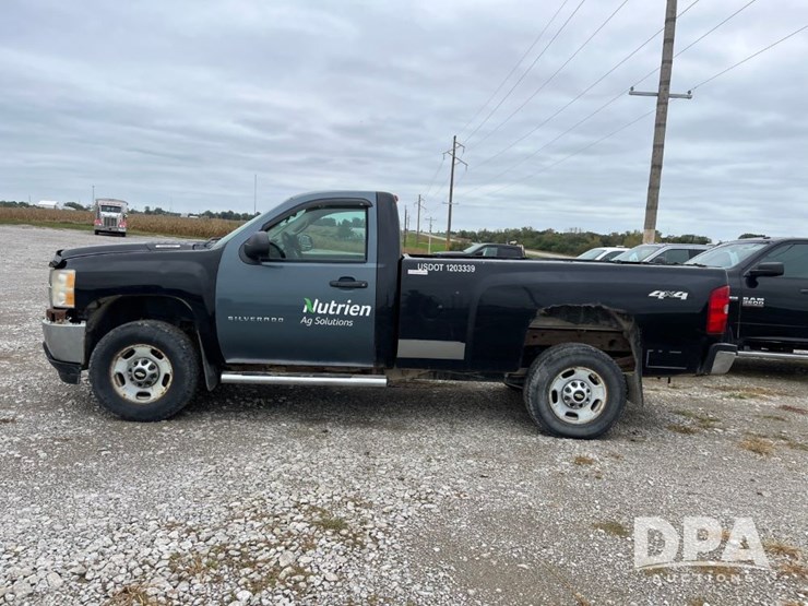 2011-chevrolet-2500hd-image-14