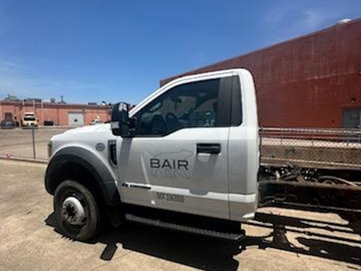 2019-ford-f550-image-2