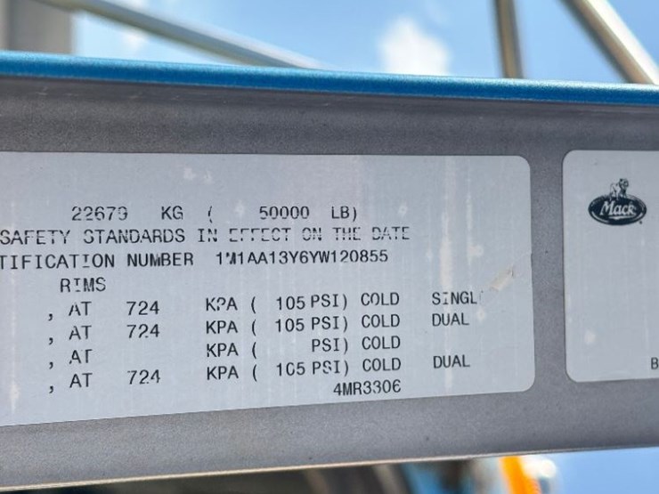 2000-mack-ch613-image-77