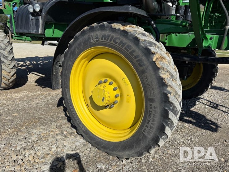2021-john-deere-r4044-image-47
