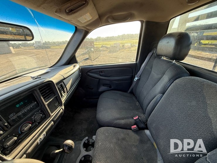 2002-gmc-3500-image-58