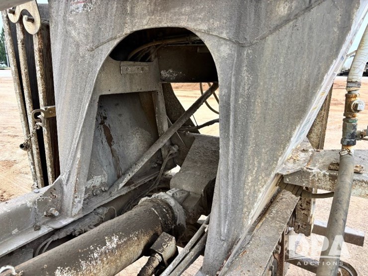 mack-granite-gu713-image-57