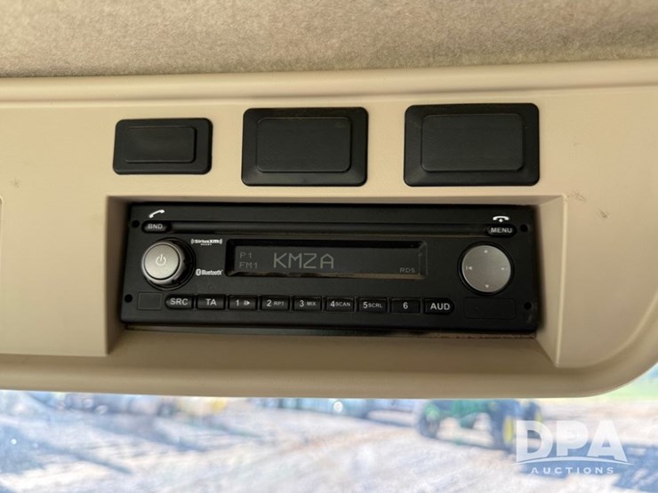 2021-john-deere-r4044-image-132