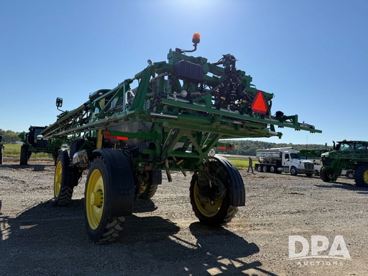 2021-john-deere-r4044-image-22