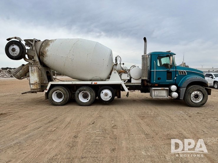 mack-granite-gu713-image-8