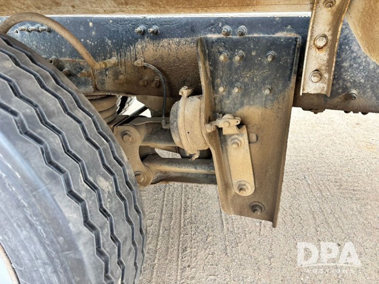 mack-granite-gu713-image-84