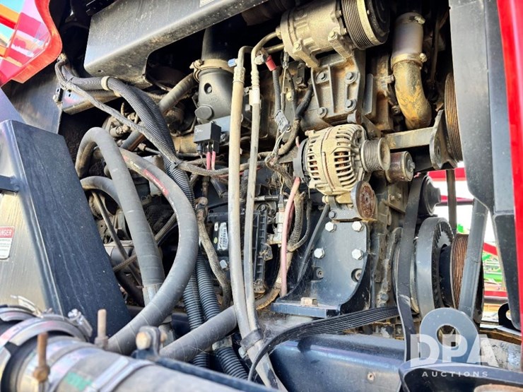 2015-case-ih-patriot-4440-image-61