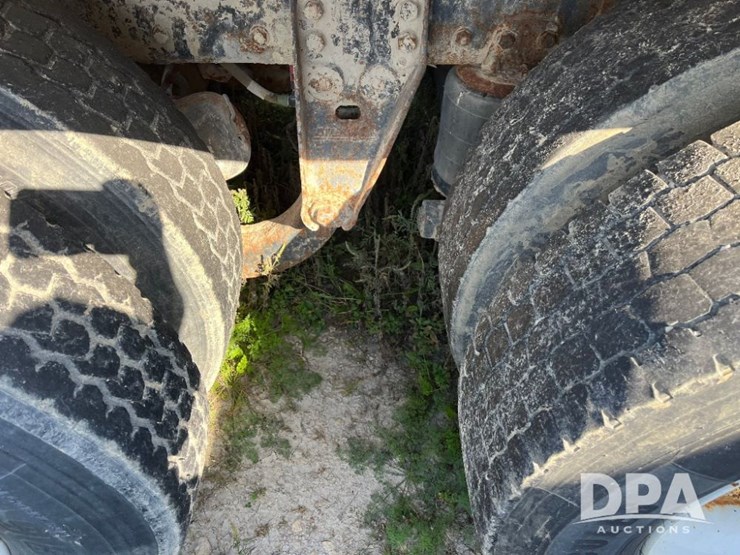 2002-kenworth-t800-image-30