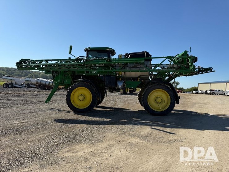2022-john-deere-412r-image-30