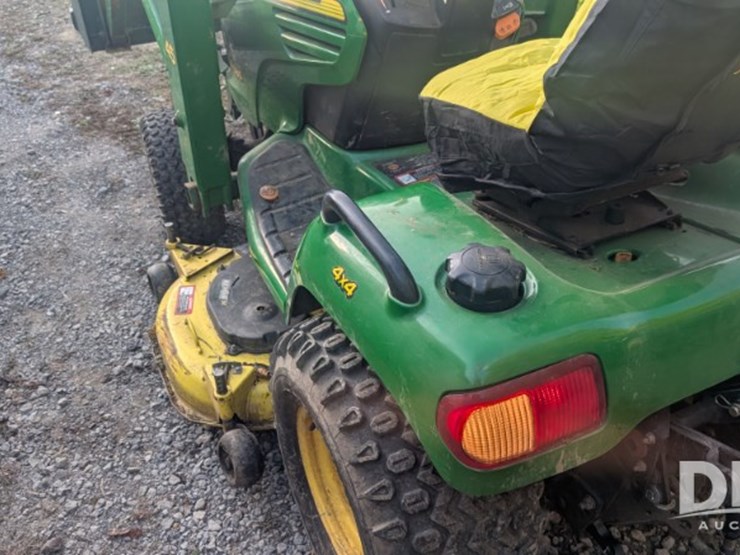 john-deere-x585-image-8