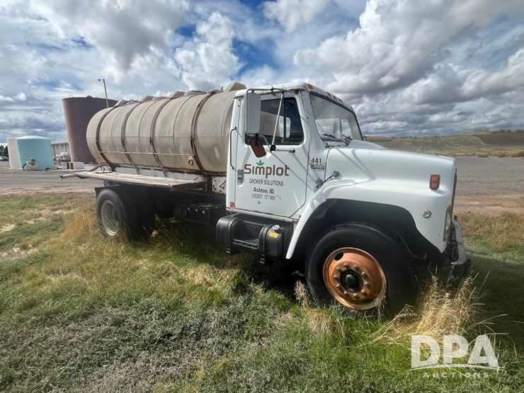 1982-international-s1900-image-3