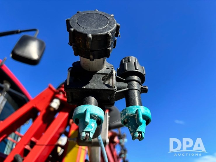 2015-case-ih-patriot-4440-image-76