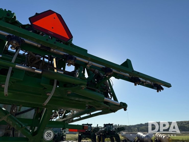 2021-john-deere-r4044-image-74