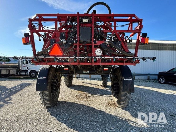 2015-case-ih-patriot-4440-image-12