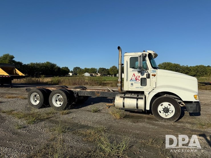 2002-international-9100i-cab/chassis-(np6156,-unit-286)-image-4