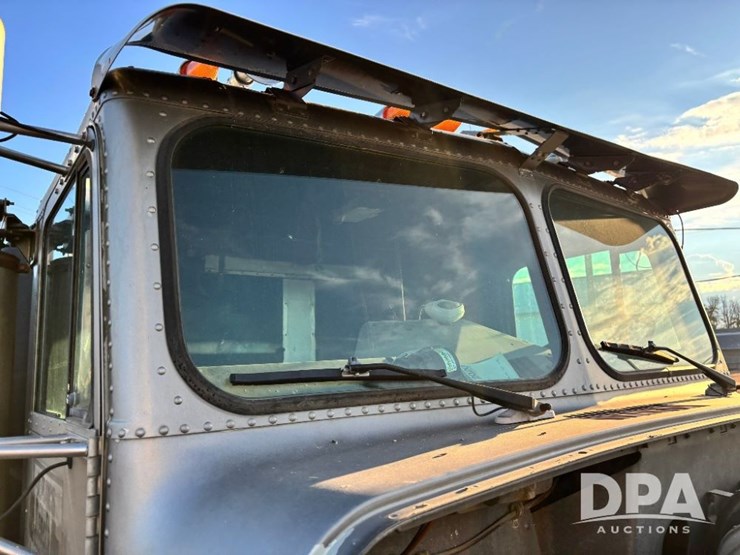 1987-freightliner-dry-tender-truck-(gp11695,-unit-401)-image-68