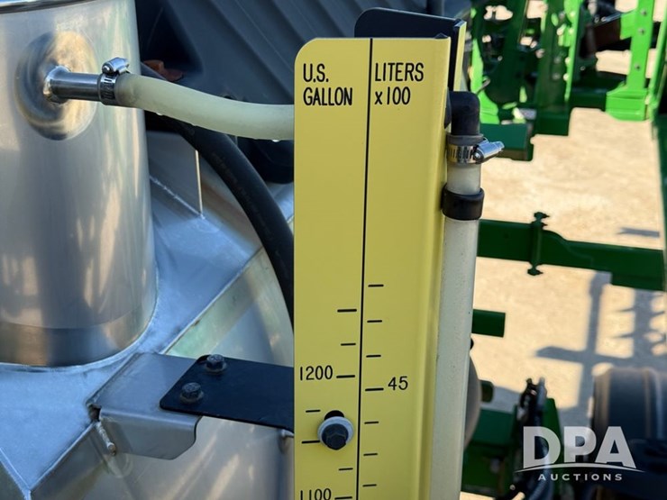 2021-john-deere-r4044-image-124