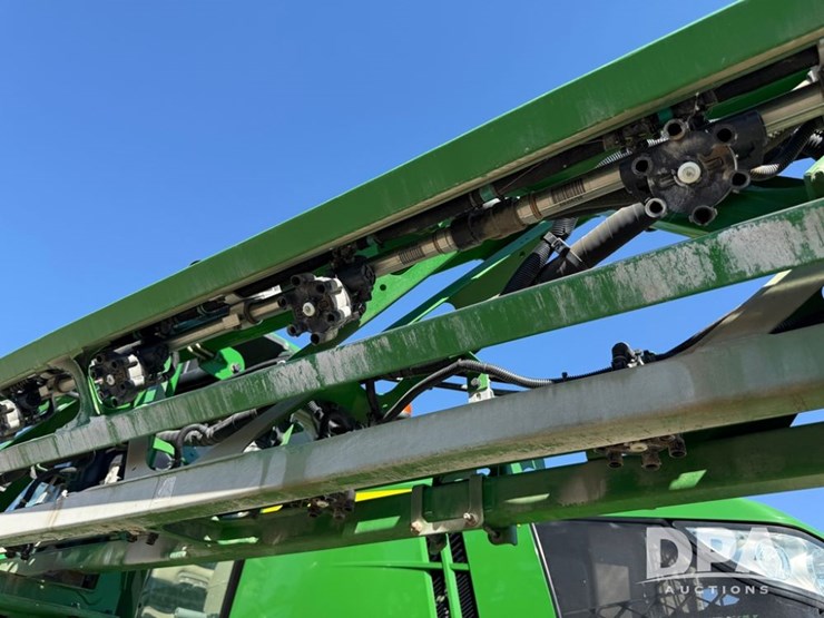 2021-john-deere-r4044-image-93