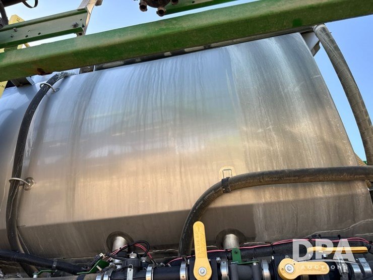 2021-john-deere-r4044-image-131