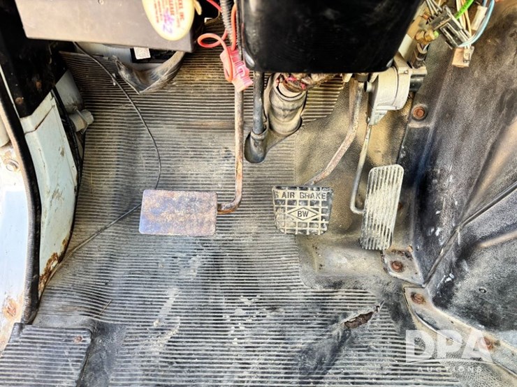 1999-ihc-4700-liquid-nurse-truck-(gp11652,-unit-126458)-image-77