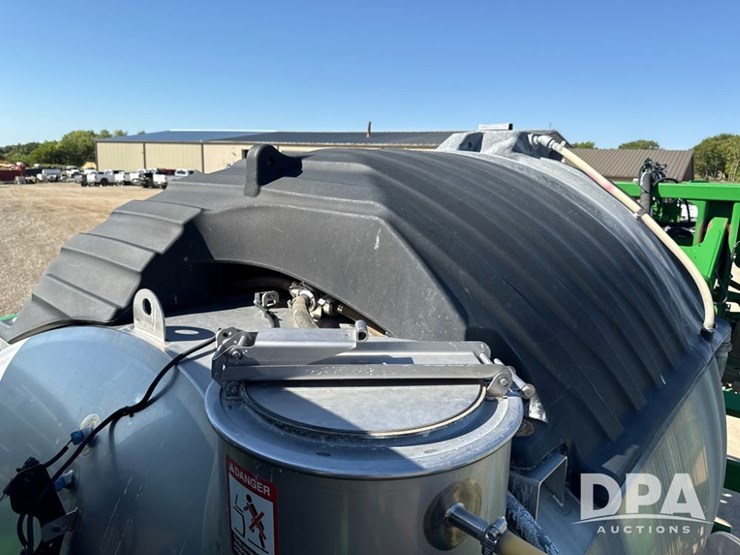 2021-john-deere-r4044-image-144