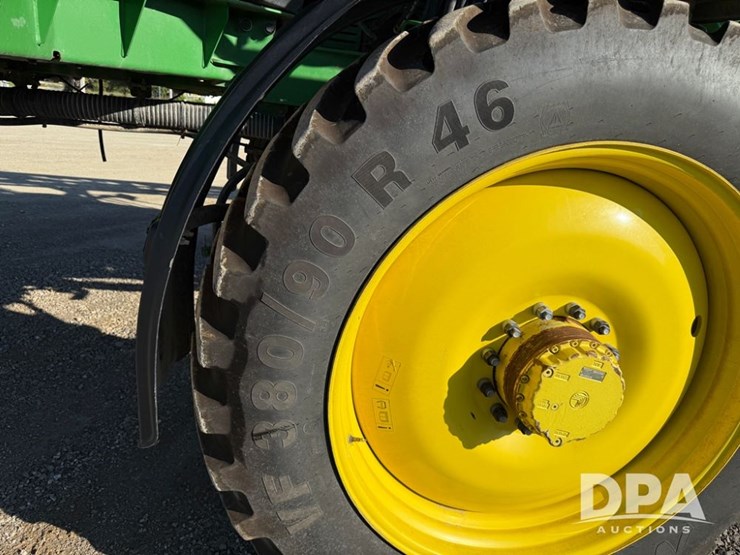 2021-john-deere-r4044-image-43