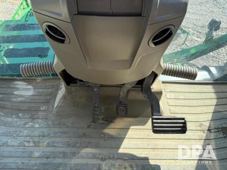 2022-john-deere-412r-image-148