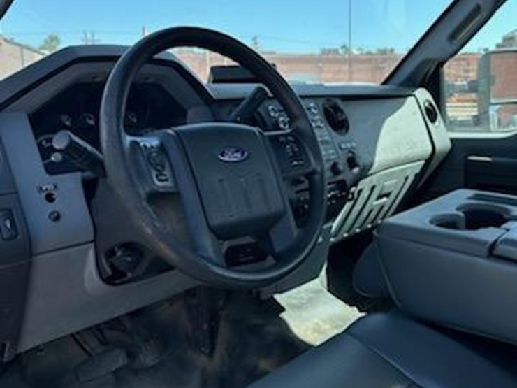 2016-ford-f550-image-8