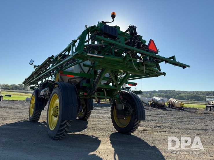 2021-john-deere-r4044-image-18