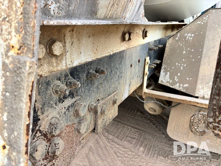 mack-granite-gu713-image-73