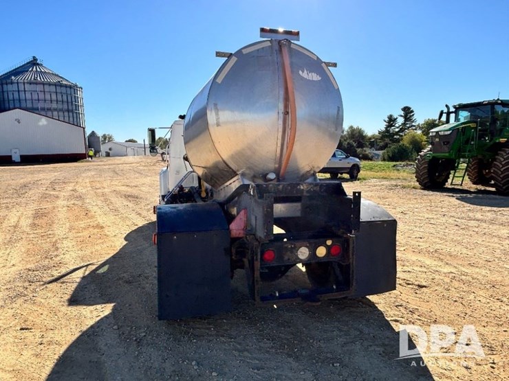 1999-ihc-4700-liquid-nurse-truck-(gp11652,-unit-126458)-image-10