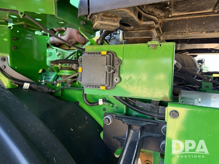 2023-john-deere-800r-image-99