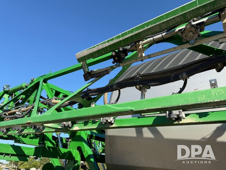 2021-john-deere-r4044-image-87