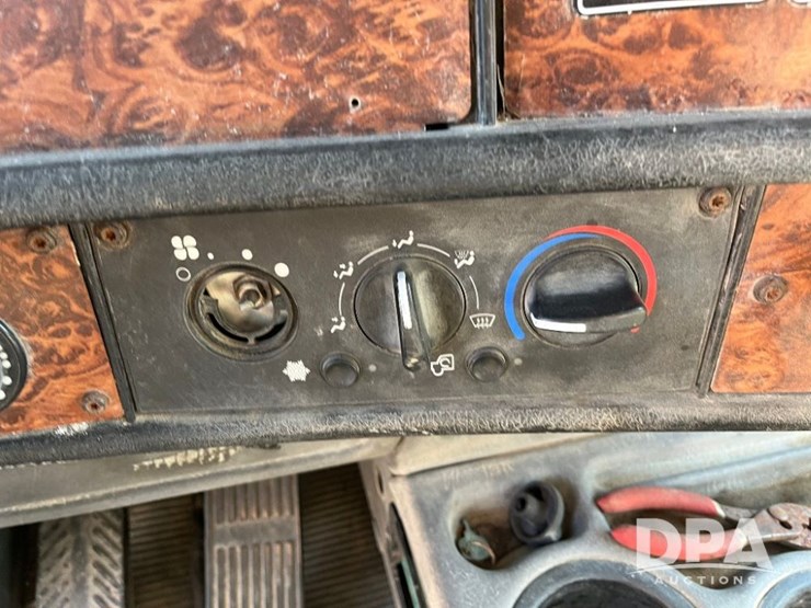 2002-kenworth-t800-image-62