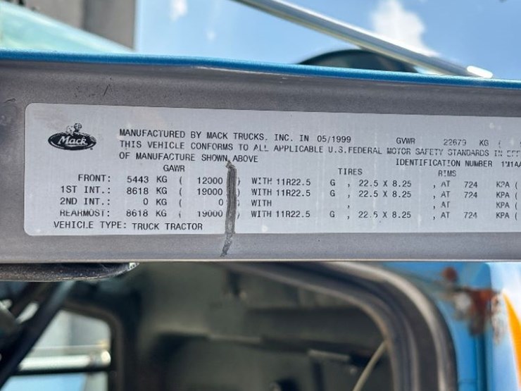 2000-mack-ch613-image-78